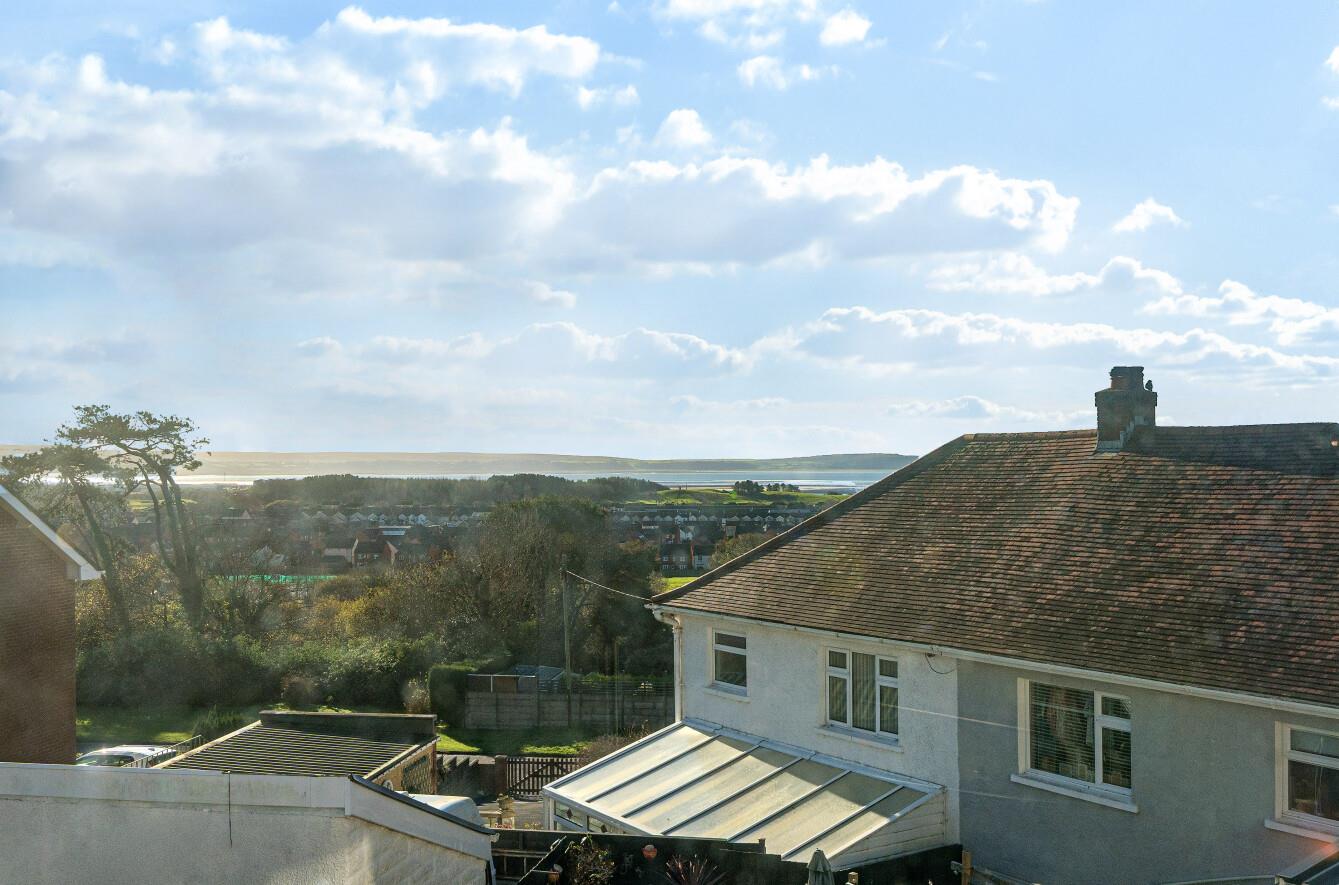 St. Margarets Drive, Llanelli, SA15 4EW